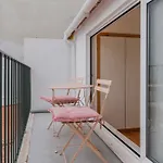 公寓 Bright & Loft By Lovelystay *